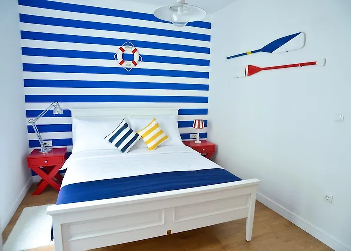 Nautical Old Town بيت ضيافة 4*